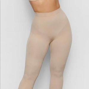 SKIMS SCULPTING LEGGING